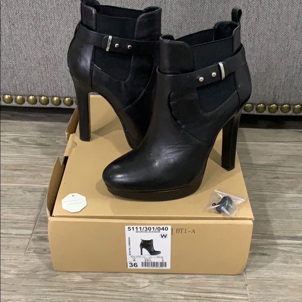 Zara authentic leather booties